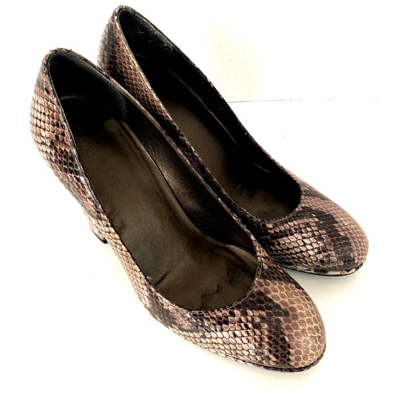 Stuart Weitzman Tango Pump Snake Embossed Taupe Leather Platform Round Toe 6.5 - Picture 3 of 9